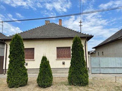 Eladó családi ház - Tolna, Petőfi utca
