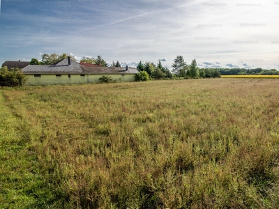 Eladó lakóövezeti telek - Újrónafő, Győr-Moson-Sopron megye