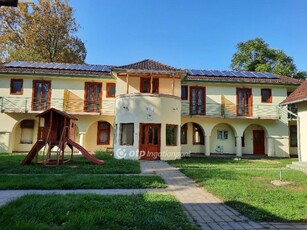 Eladó hotel Siófok, Frekventált üdülőövezet