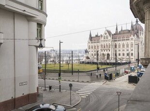 Eladó téglalakás Budapest, V. kerület, Lipótváros, Garibaldi utca, félemelet