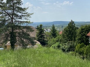 Eladó telek Budakeszi