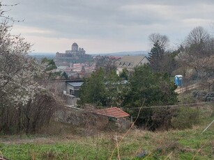 Eladó telek Esztergom, Temető u