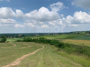 Eladó telek Győrújbarát