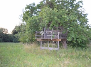 Eladó telek Pécsely