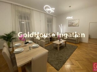 Kiadó téglalakás, albérlet Budapest, V. kerület, Belváros, Régi Váci utcában, PENTHOUSE lakás