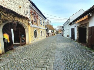 Kiadó üzlethelyiség Szentendre