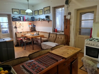 Eladó családi ház - Gánt, Fejér megye