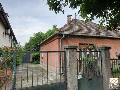Eladó családi ház - Győr, Szabadhegy