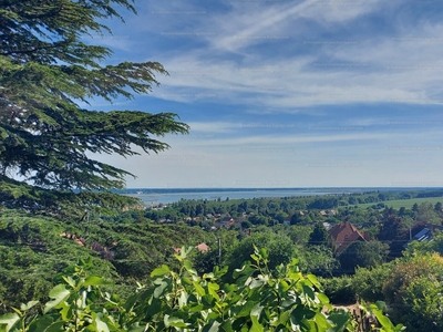 Eladó lakóövezeti telek - Velence, Bencehegy