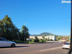 Viadukt közelében 2 lakásos társasház emeleti lakás saját kerttel