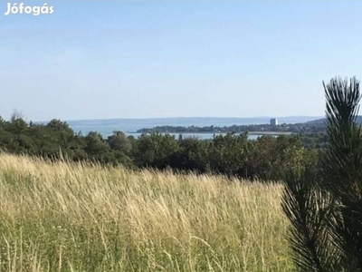 Balatonfűzfő balatoni részpanorámás telek kedvező áron eladó!