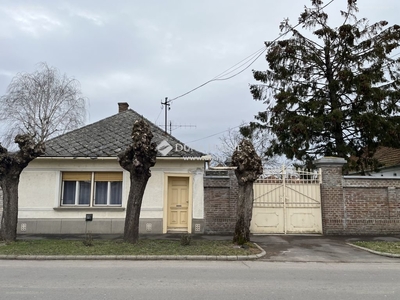 Jász Lukács utcában, Gyula, ingatlan, ház, 100 m2, 26.900.000 Ft
