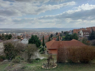 Kiadó tégla lakás - Pécs, Magaslati út