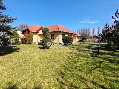 Hangulatos környezetben, a Malomasszonyk, Békés, ingatlan, ház, 250 m2, 94.500.000 Ft