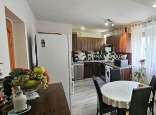 Komló, ingatlan, lakás, 62 m2, 25.990.000 Ft