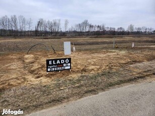 1 hektáros ipari telek (Bagon) eladó