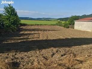 Nagybarcan 1600nm építési telek eledó