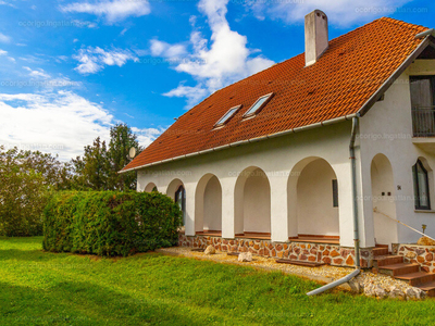 Eladó családi ház - Fertőd, Eszterháza