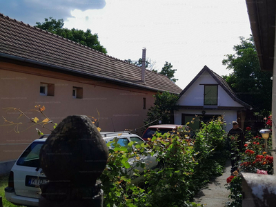 Eladó családi ház - Lőrinci, József Attila utca