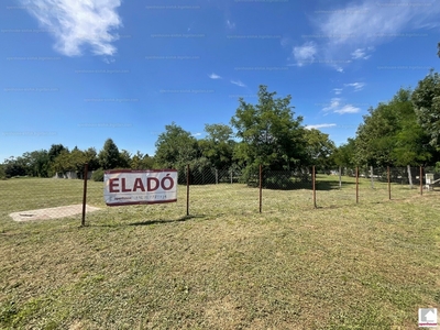 Eladó lakóövezeti telek - Siófok, Akácvirág utca