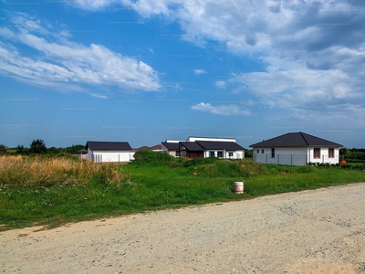 Eladó lakóövezeti telek - Szombathely, Olad