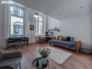 Airbnb Lakás Oktogonnál, Budapest 6. ker.