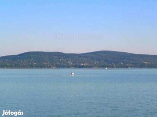 Akció! Árcsökkenés! Balatontól 200 méterre telek eladó!