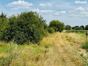 Diósjenő központban 800m2 es külterületi telek eladó