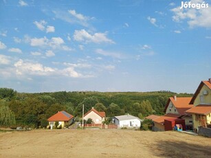 Eladó lakóövezeti telek