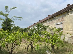 Eladó nyaraló Balatonlelle