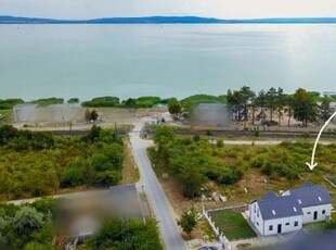 Eladó téglalakás Balatonakali