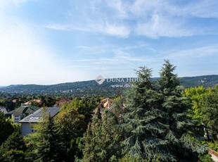 Eladó téglalakás Budapest, II. kerület, Törökvész út, Tetőtér