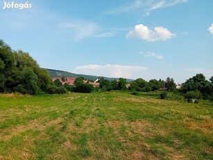 Eladó telek Baj központjában