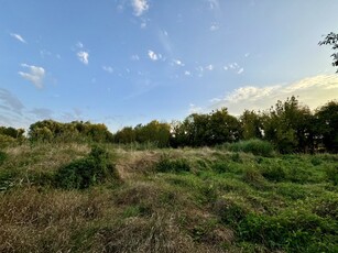 Eladó telek Balatonszemes