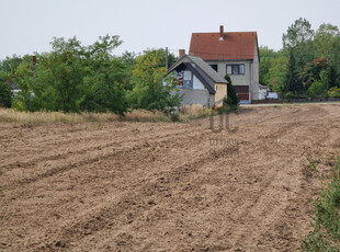 Eladó telek - Pusztahencse