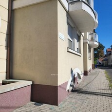 Eladó üzlethelyiség Debrecen, földszint