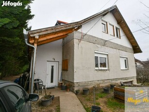 Érden 836 m2-es telken egy 205 m2-es, 4 szoba + 2 nappalis ház