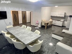 Hatvan, közel a Pennyhez utca, 110 m2-es, 2 generációs, családi ház