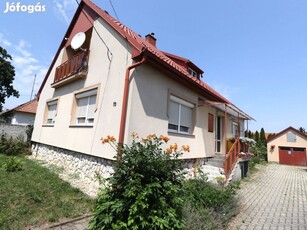 Mosonmagyaróvár , 134 m2-es , 5 szobás Családi ház garázzsal