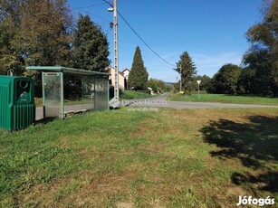 Pécs-Postavölgyben belterületi sarok telek eladó