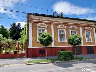 4 szobás családi ház Sátoraljaújhely belvárosában dupla garázzsal