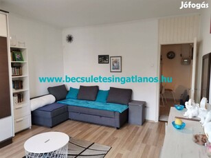 Szigetelt ház, nagy erkély, 1+2félszoba. www.becsuletesingatlanos.hu