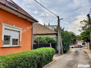 Szolnok Belváros tetőtér beépítéses, 130 m2-es családi ház