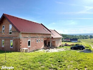 ÚJ építésű ikerház Fertőrákoson, mesés panorámával