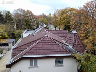 Zugló Alsórákoson belső-kétszintes, családi ház kis kerttel eladó