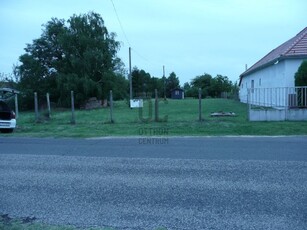 Eladó telek Balatonfenyves