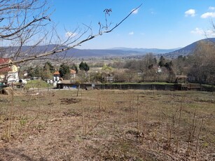 Eladó telek Esztergom