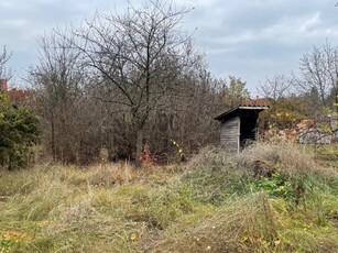 Eladó telek Törökbálint