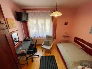 Kiadó téglalakás, albérlet Pécs, Tímár utca (Hotel Diána), 1. emelet