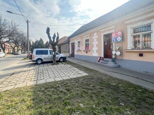 Eladó téglalakásVác, Alsóváros, Budapesti főút, földszint